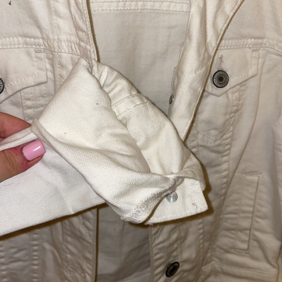 American Eagle Soft Blend White Denim Jacket - Picture 4 of 4